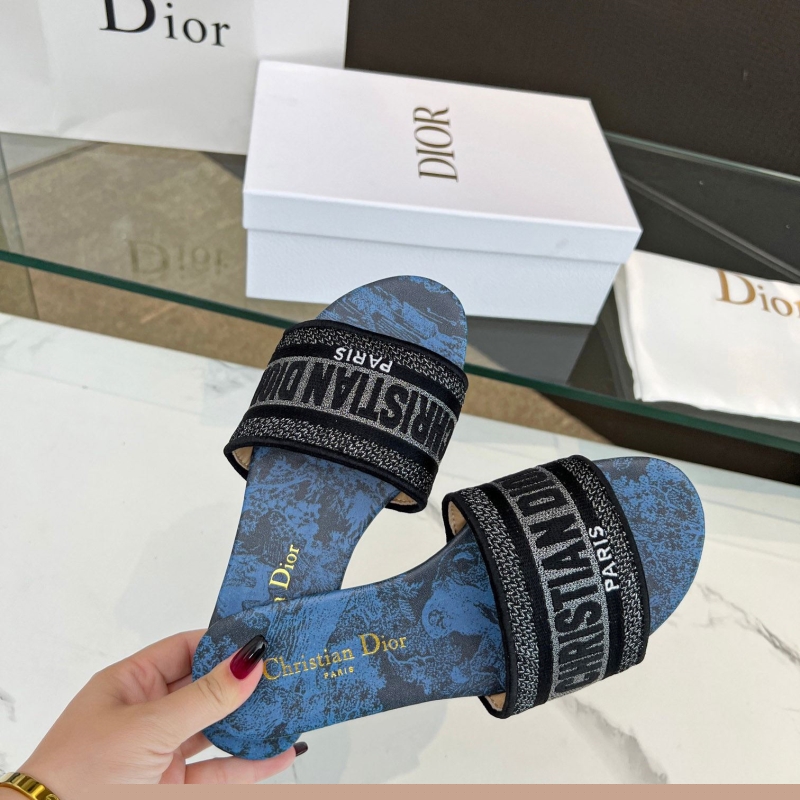 ch**an D*or slippers